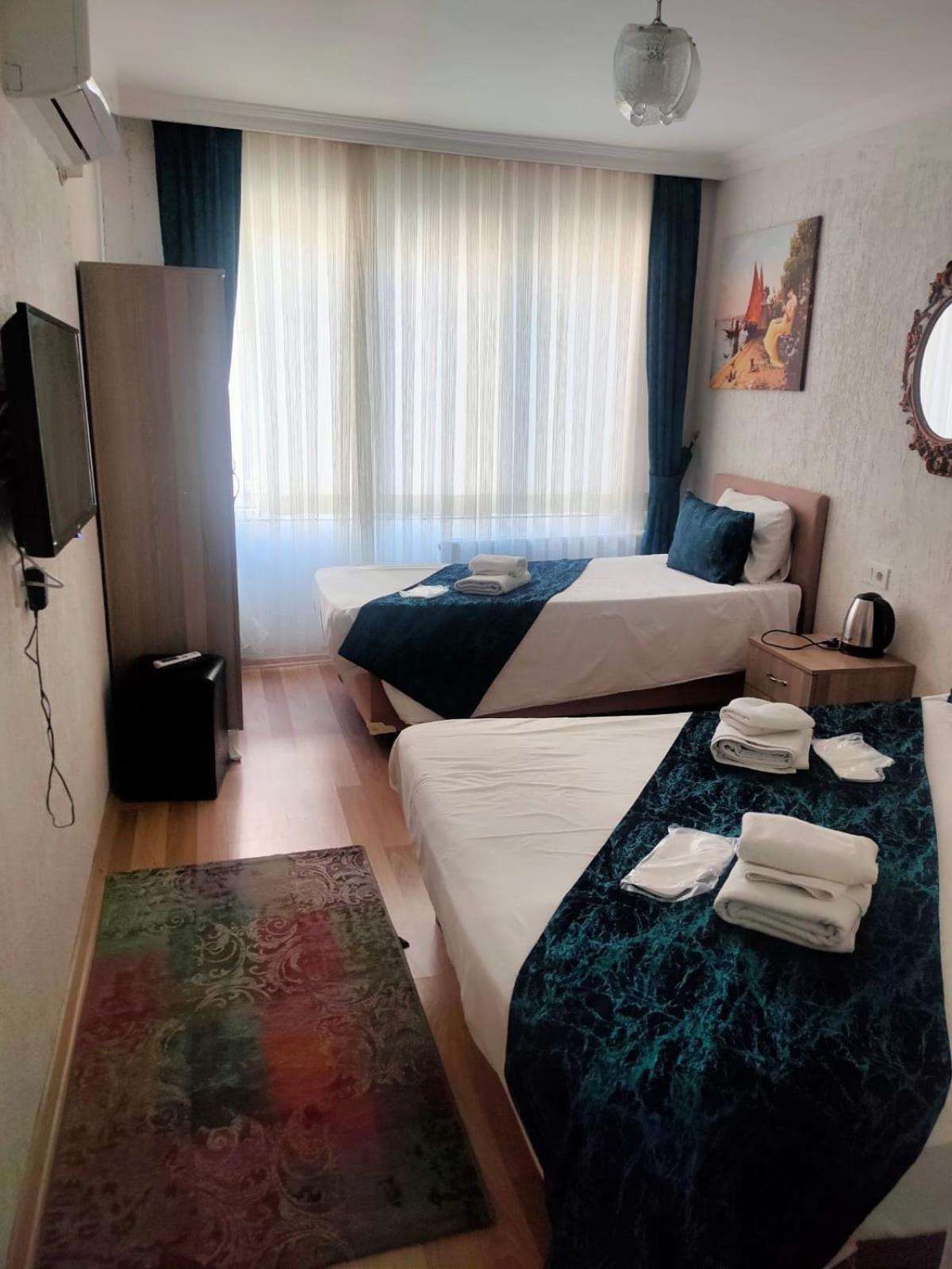 Hotel Estambul Отель Стамбул