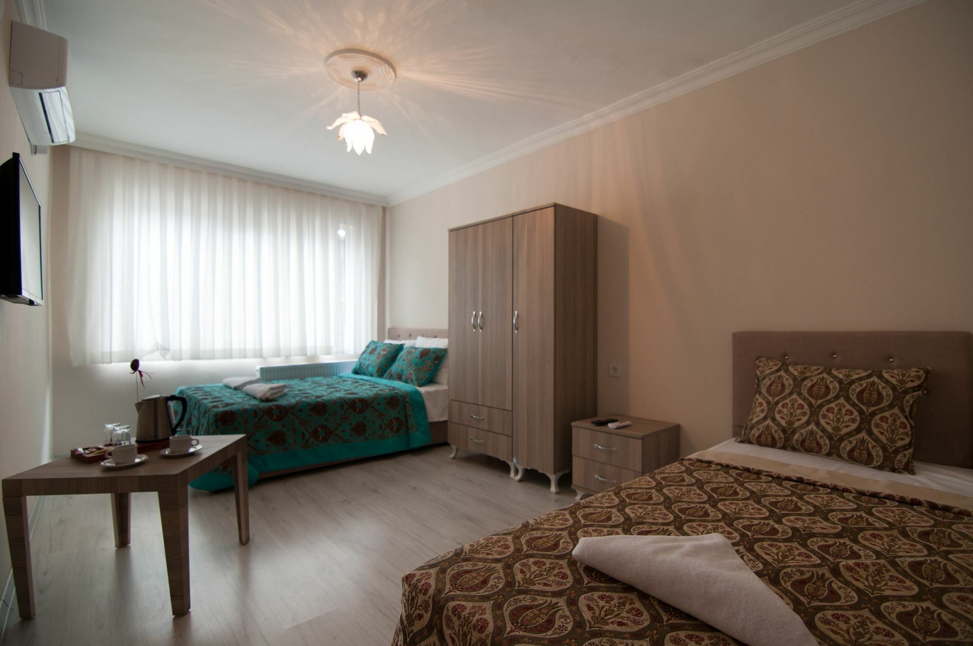 Отель Hotel Estambul